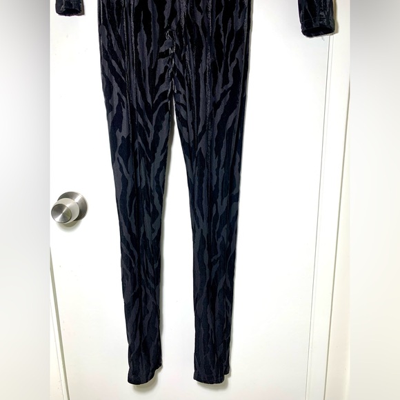 🖤 Get Ready to Roar! Naked Wardrobe Black Tiger Burnout Long Sleeve Jumpsuit 🖤 - Picture 8 of 16